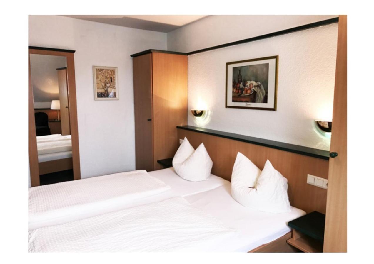 Hotel-Landgasthof Gruener Baum - Dittigheim เทาเบอร์บิชอฟส์ไฮม์ ภายนอก รูปภาพ