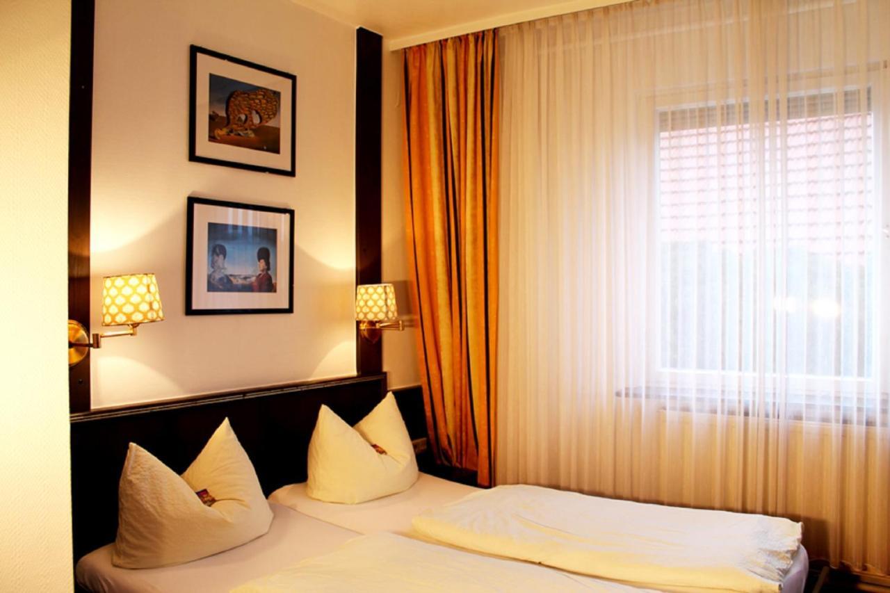 Hotel-Landgasthof Gruener Baum - Dittigheim เทาเบอร์บิชอฟส์ไฮม์ ภายนอก รูปภาพ
