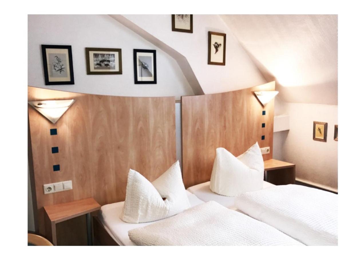Hotel-Landgasthof Gruener Baum - Dittigheim เทาเบอร์บิชอฟส์ไฮม์ ภายนอก รูปภาพ