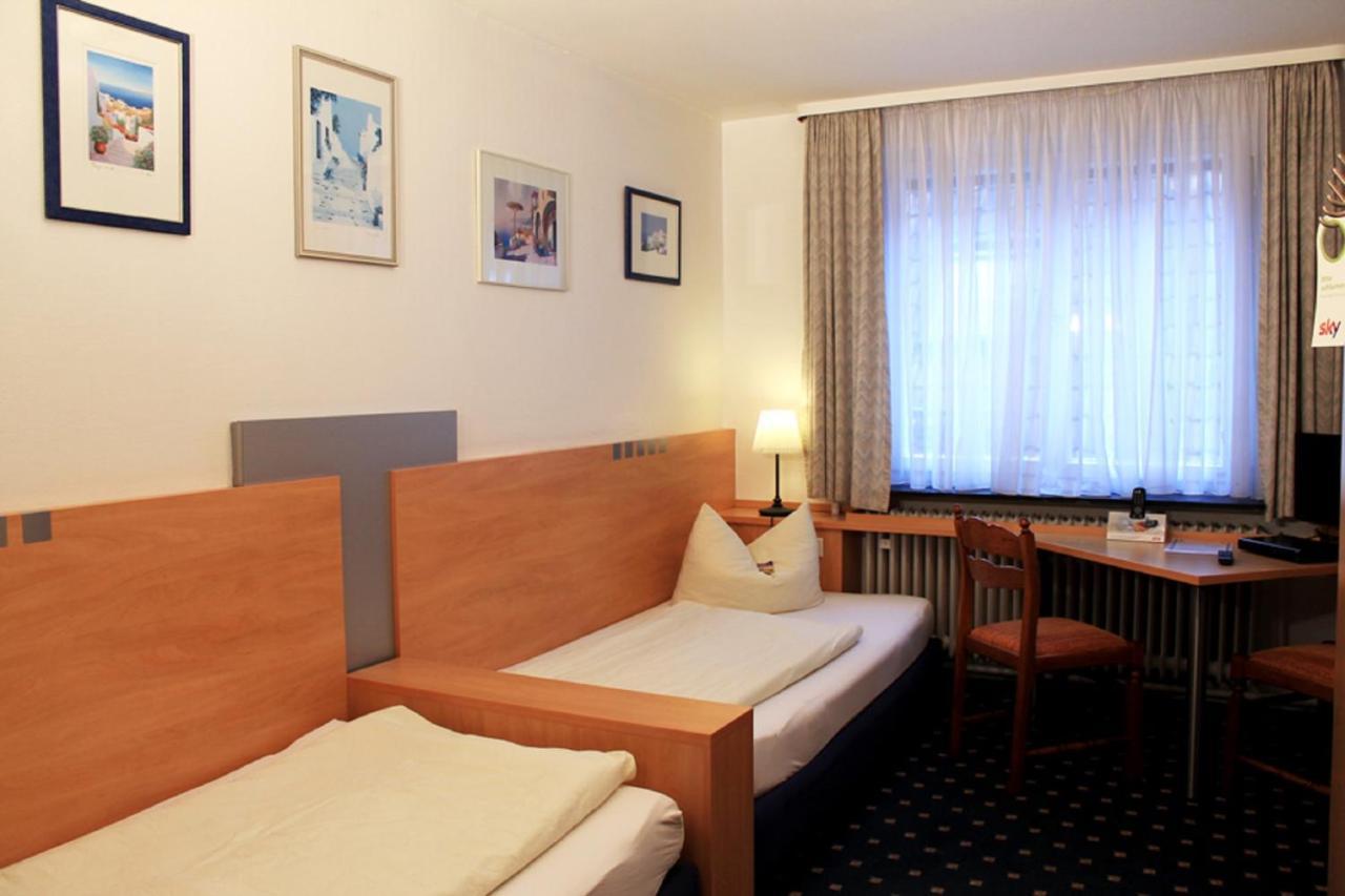 Hotel-Landgasthof Gruener Baum - Dittigheim เทาเบอร์บิชอฟส์ไฮม์ ภายนอก รูปภาพ